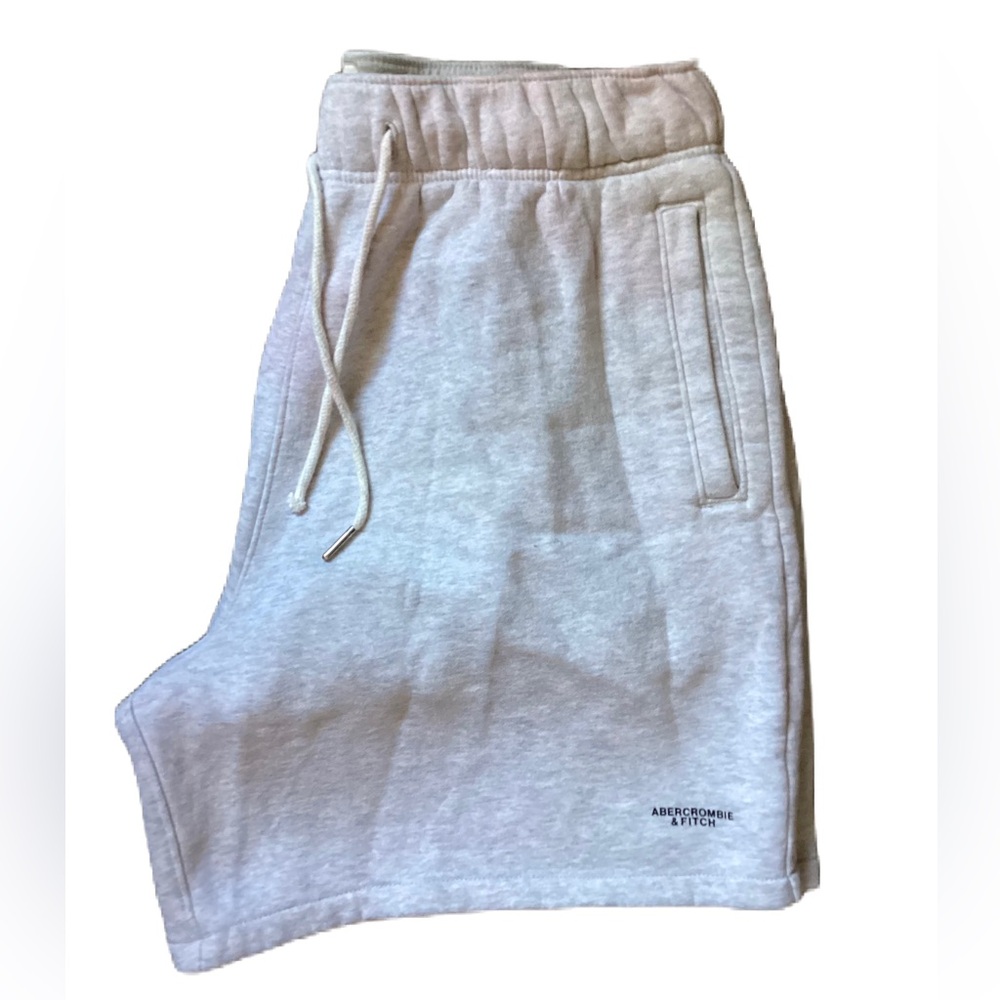 Abercrombie & Fitch fleece shorts. L - Picture 3 of 6